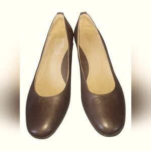 Nurture Brya Women's Classic Brown Leather Cushioned Insole Pumps Sz 8 1/2 M